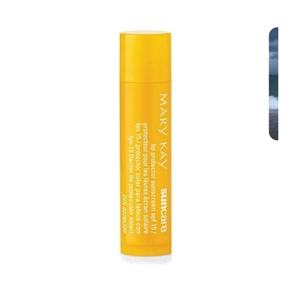 Mary Kay® Sun Care Lip Protector Sunscreen Broad Spectrum SPF 15 - Picture 1 of 2